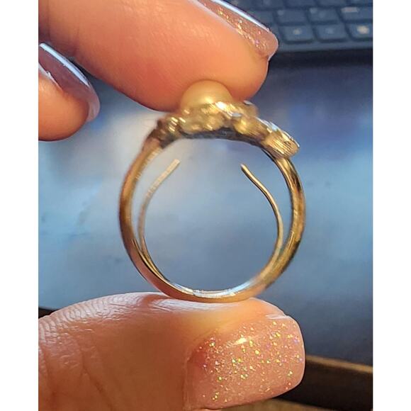 Vintage Avon Faux Pearl Silver Tone Ring - Size 5 US - Picture 2 of 4